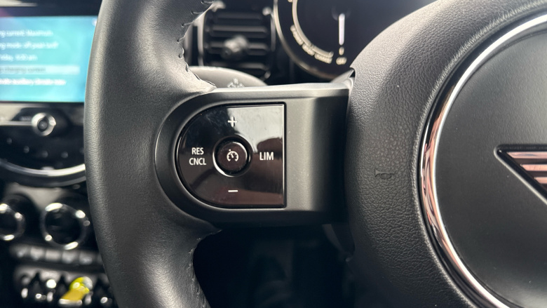 MINI Hatchback 135kW Cooper S Level 2 33kWh 3dr Auto Electric Hatchback